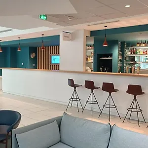Hotel Express Centre By Ihg, Lila